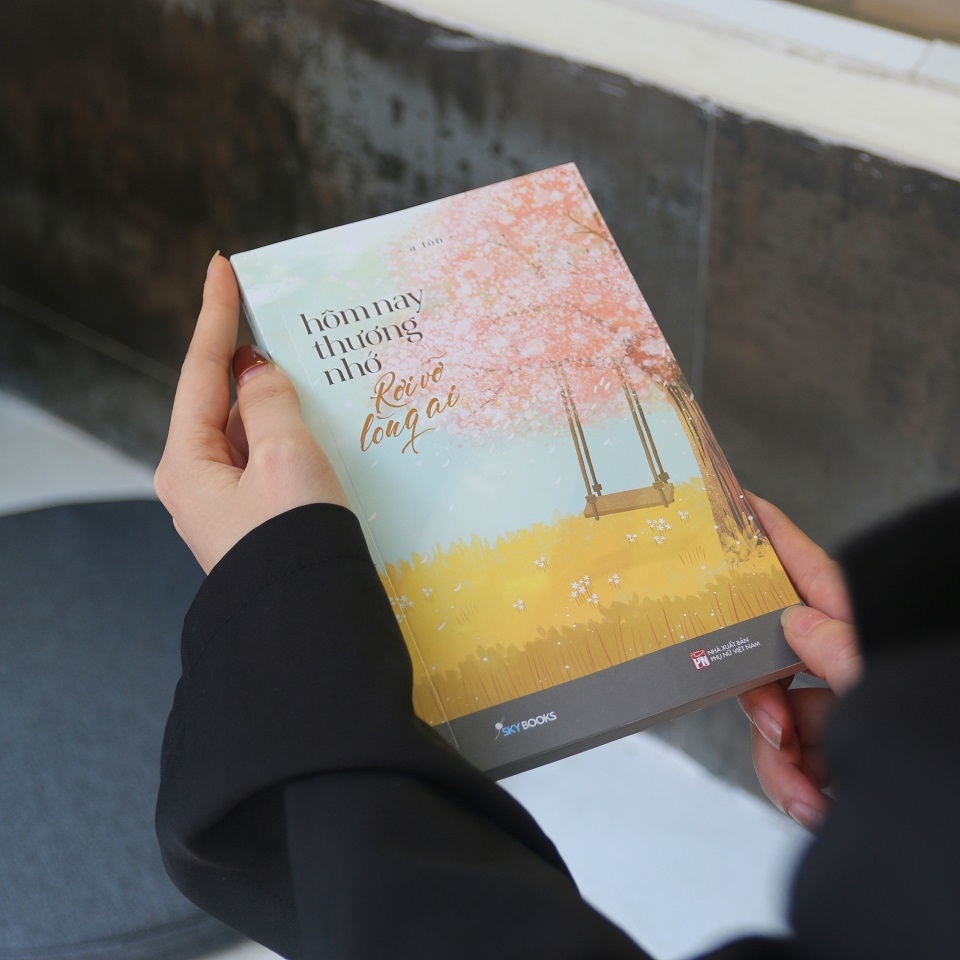 Sách - Hôm Nay Thương Nhớ Rơi Vỡ Lòng Ai