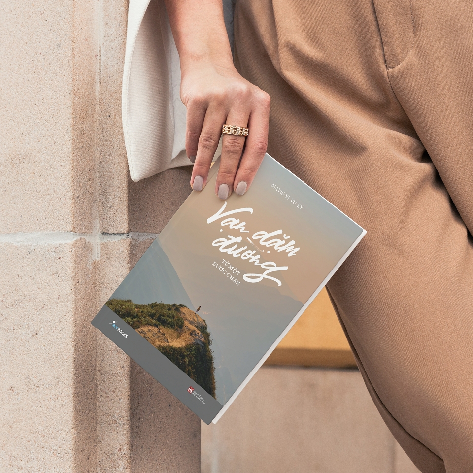 Sách - Vạn Dặm Đường Từ Một Bước Chân