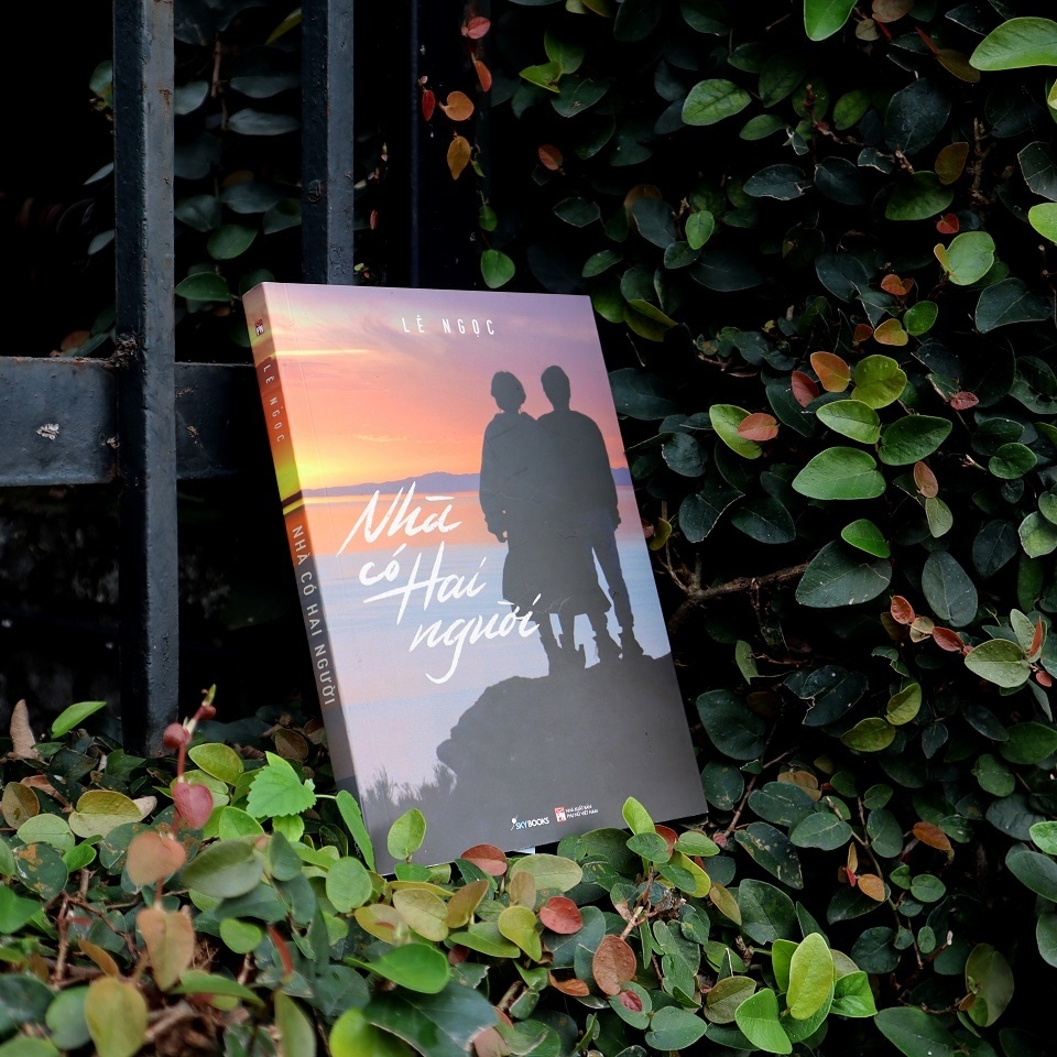 Sách - Nhà Có Hai Người