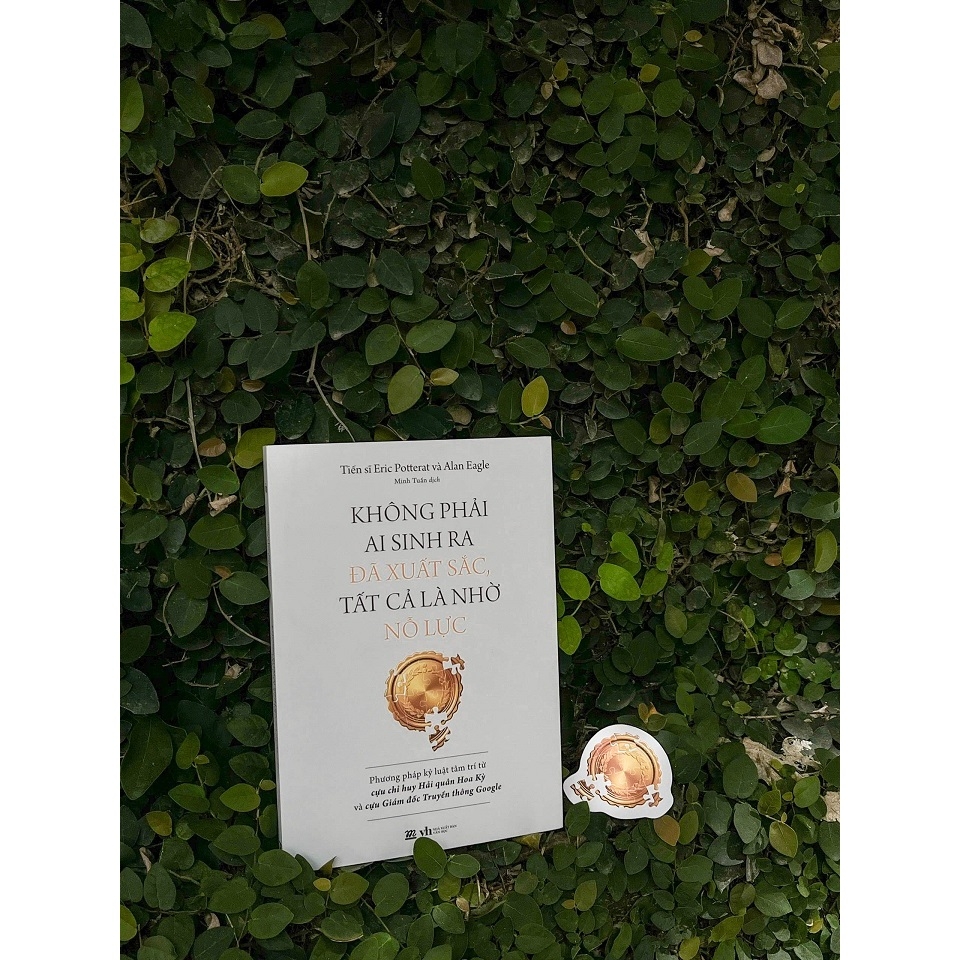 Sách - Không Phải Ai Sinh Ra Đã Xuất Sắc, Tất Cả Là Nhờ Nỗ Lực