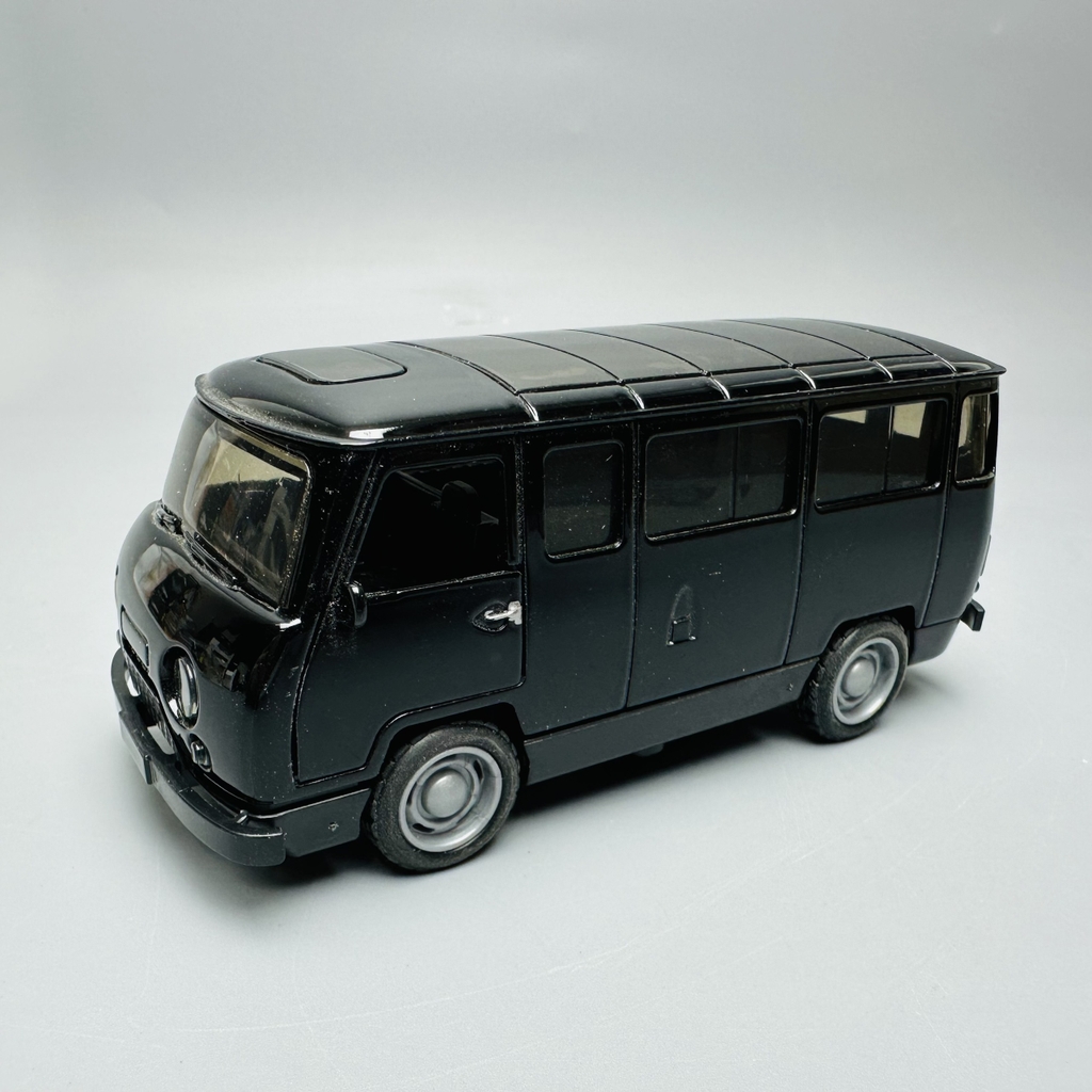Mô Hình xe uaz đen tỉ lệ 1:36 Hợp kim có thể mở cửa - bánh sau chạy cót - Dài 12cm - rộng 5.5cm - cao 5cm nặng : 200gram - FULL BOX : box màu SKU : oto182 - K66-T2-S3