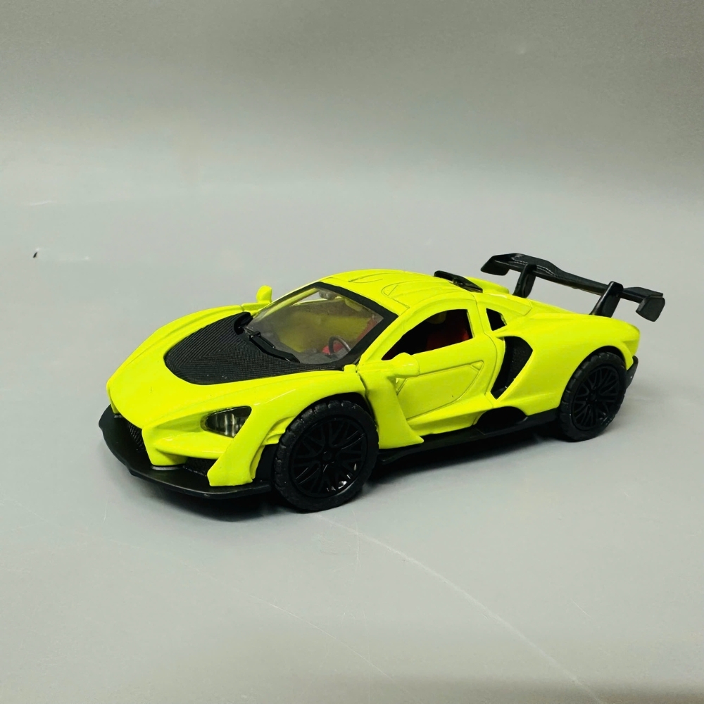 Mô Hình xe Maclaren màu xanh nõn chuối - tỉ lệ 1:36 Hợp kim có thể mở cửa - bánh sau chạy cót - Dài 12cm - rộng 5cm - cao 4cm nặng : 200gram - FULL BOX : box màu - SKU : oto45 - K67-T2-S4