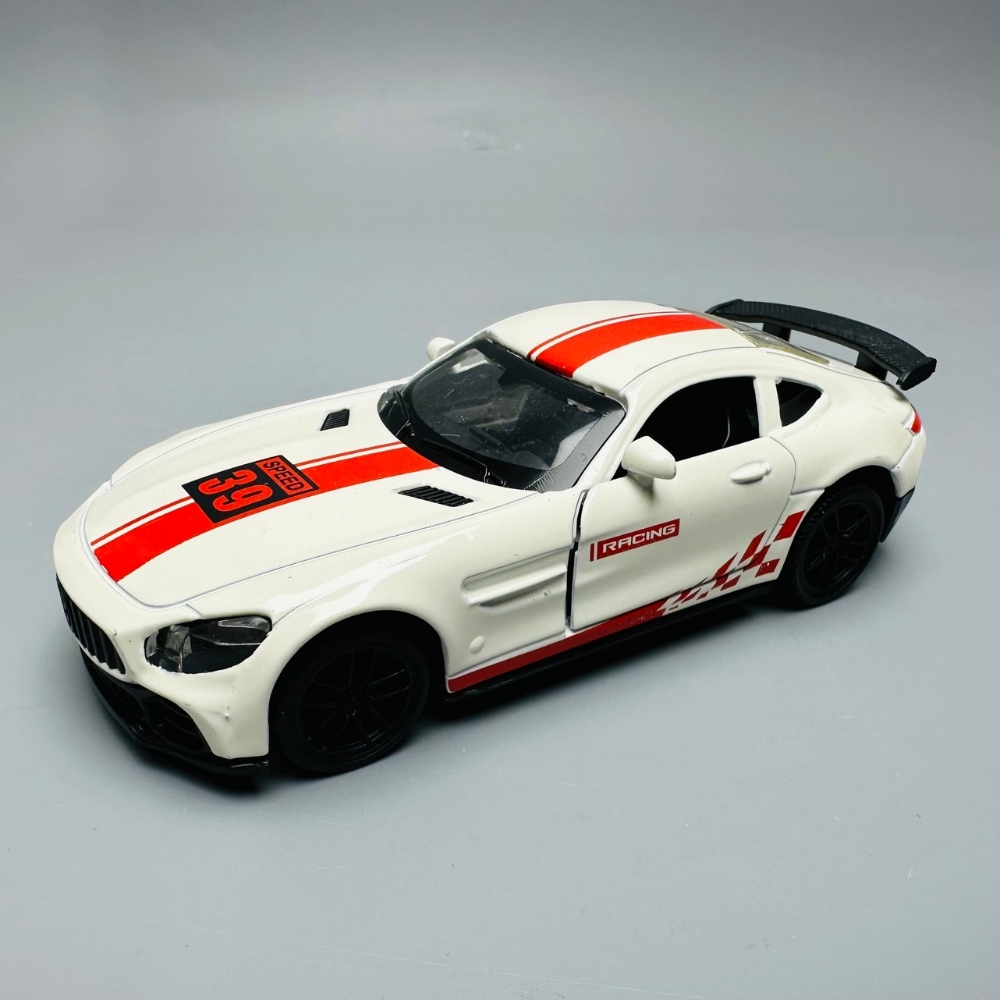 Mô Hình xe mẹc trắng vạch đỏ  tỉ lệ 1:36 Hợp kim có thể mở cửa - bánh sau chạy cót - Dài 11.5cm - rộng 5cm - cao 3.5cm - nặng : 100gram - FULL BOX : box màu SKU : oto108