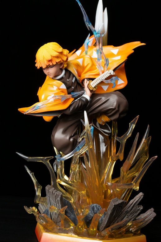 Mô Hình Kimetsu No Yaiba Zenitsu chiến đấu có led siêu đẹp cao 35cm - Figure Kimetsu No Yaiba - Có hộp màu - K2-T4-S11