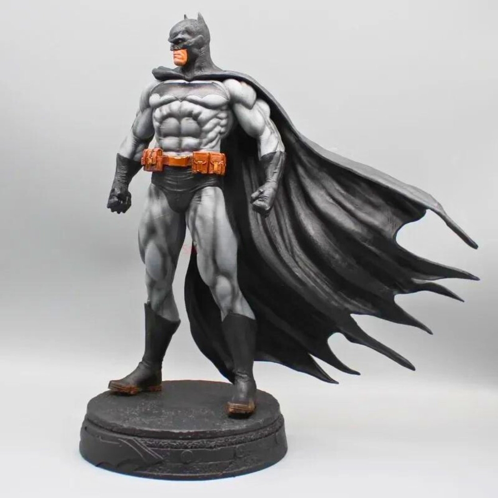 Mô Hình siêu anh hùng Batman dáng đứng siêu ngầu - Cao 38cm - ngang 35cm - nặng 1kg6 - Figure Batman - Có Hộp Màu-K25-T4-S6