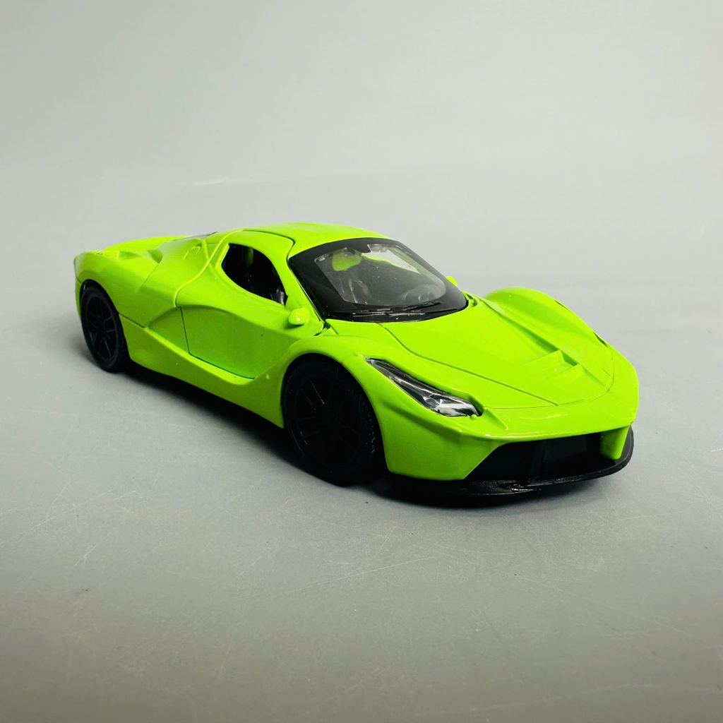 Mô Hình xe laferrari xe xanh lá cây tỉ lệ 1:36 Hợp kim có thể mở cửa - bánh sau chạy cót - Dài 11cm - rộng 5cm - cao 4cm - nặng : 500gram - FULL BOX : box màu SKU : oto347 - K67-T2-S8