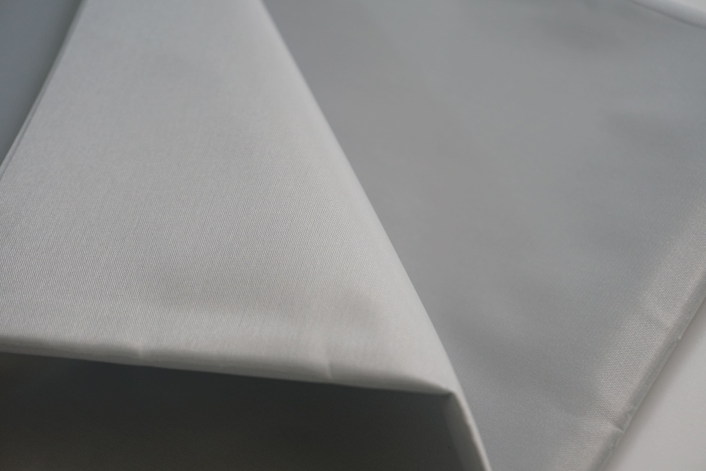 MÀN CHIẾU PHẢN QUANG DÁN TƯỜNG 72 - 100 INCH  - ĐỘ TƯƠNG PHẢN CAO