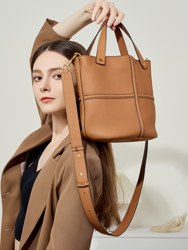 Túi Đeo Chéo Đơn Giản Đa Năng Da Thật – Thời Trang Đầu Thu 2024 TX165250