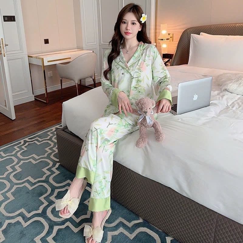 Bộ đồ ngủ lụa băng dài tay, in họa tiết tinh tế, hai hàng khuy cao cấp DN145250