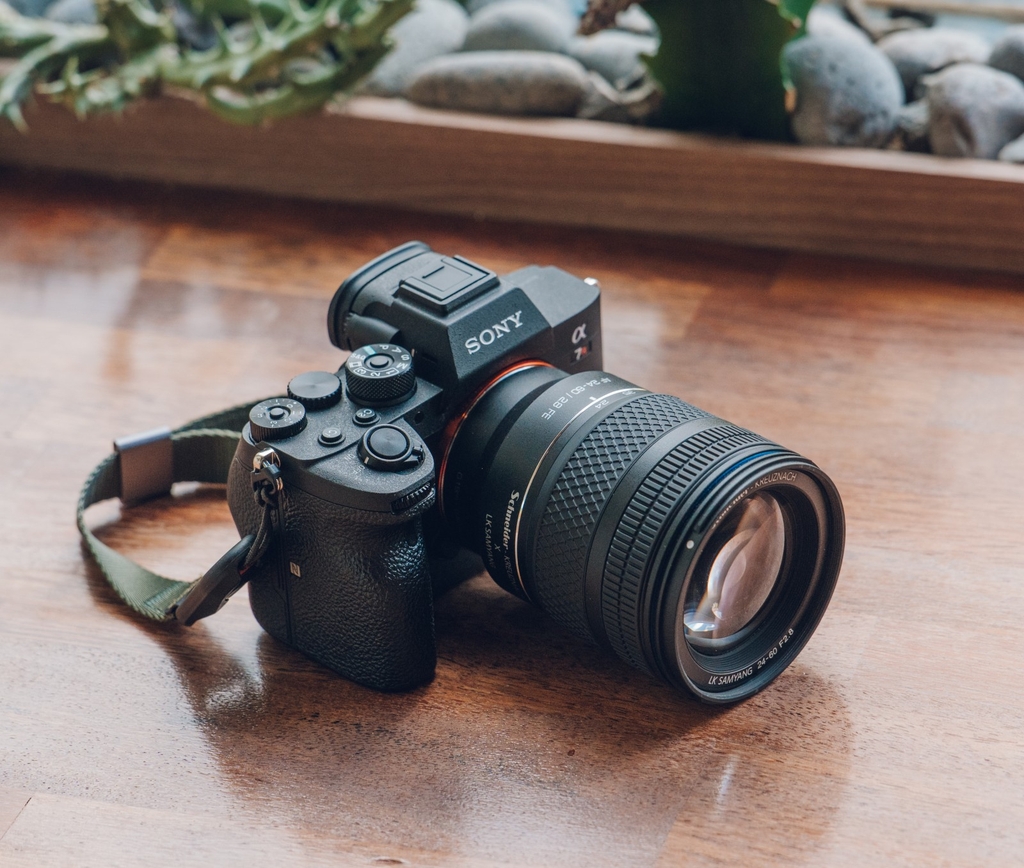 Samyang AF 24-60mm F2.8 FE: Thiết Kế Gọn Nhẹ, Sáng Tạo Không Giới Hạn