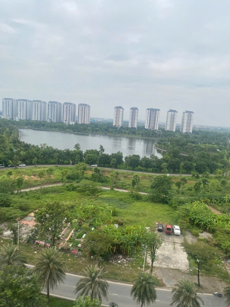 Bán căn hộ 67m2, 2 ngủ, tầng đẹp 3 tòa trong KĐT Thanh Hà