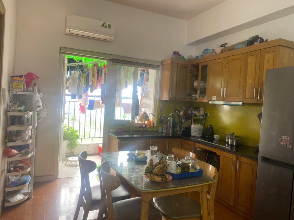 Bán căn hộ 67m2, 2 ngủ, tầng đẹp 3 tòa trong KĐT Thanh Hà