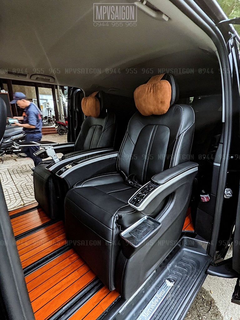 Ghế limousine có bàn xếp bàn ăn cho Mercedes Benz V250 AMG tại MPVSAIGON