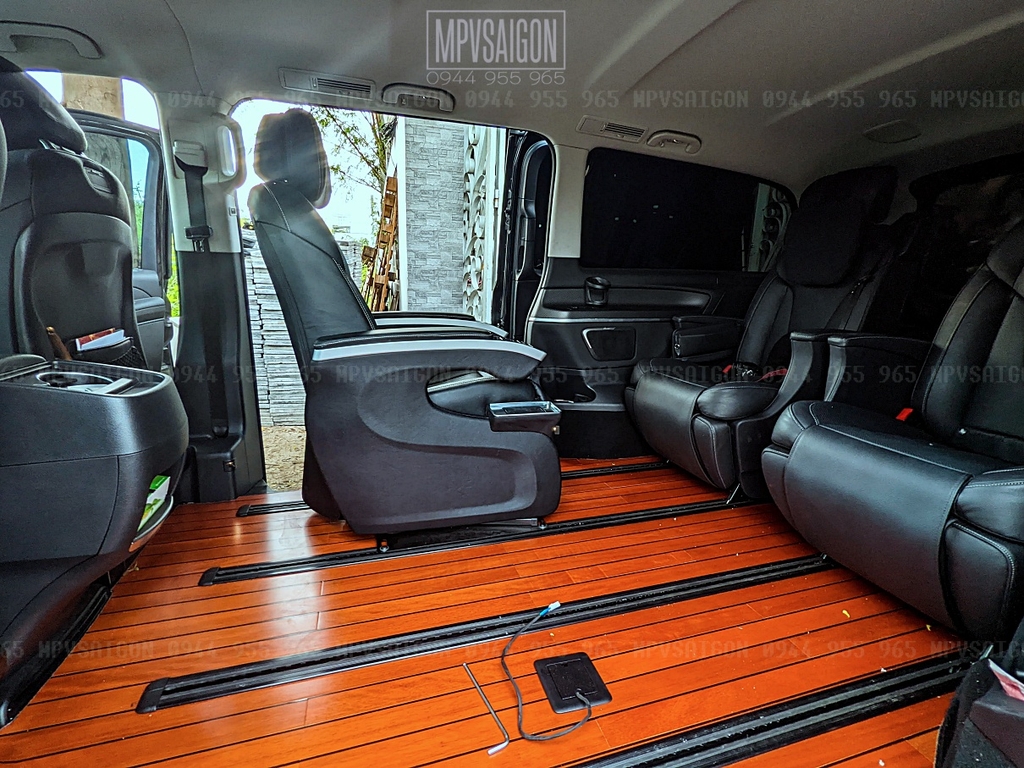 sàn gỗ tự nhiên Teak cho Mercedes Benz V250 AMG tại MPVSAIGON
