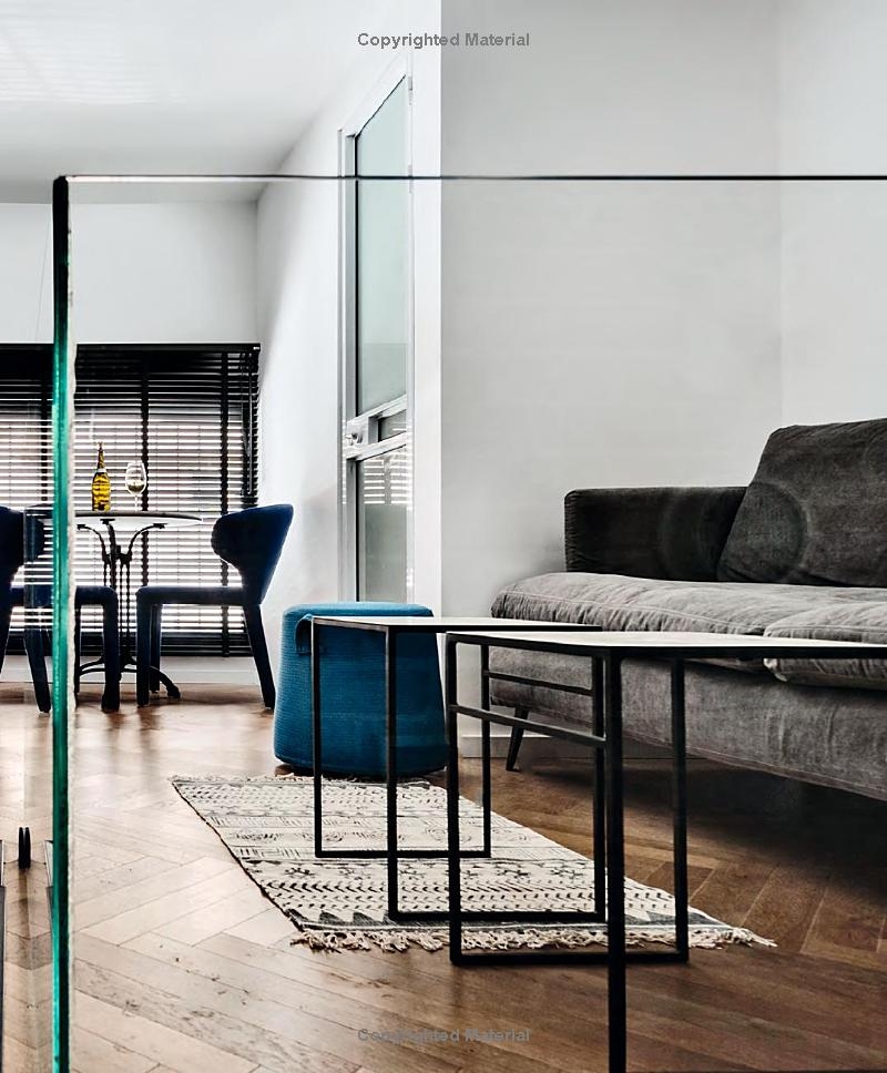 Living little : Simplicity and style in a small space