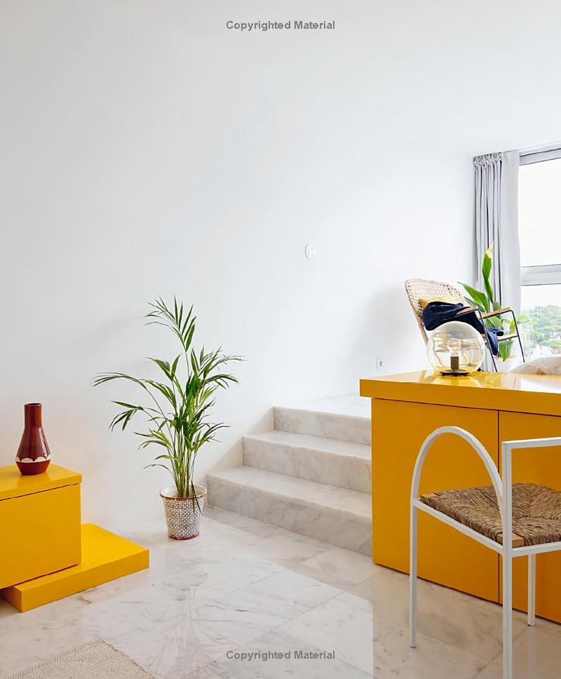 Living little : Simplicity and style in a small space