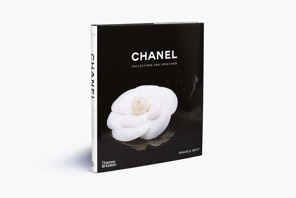 Chanel: Collections and Creations, 2007