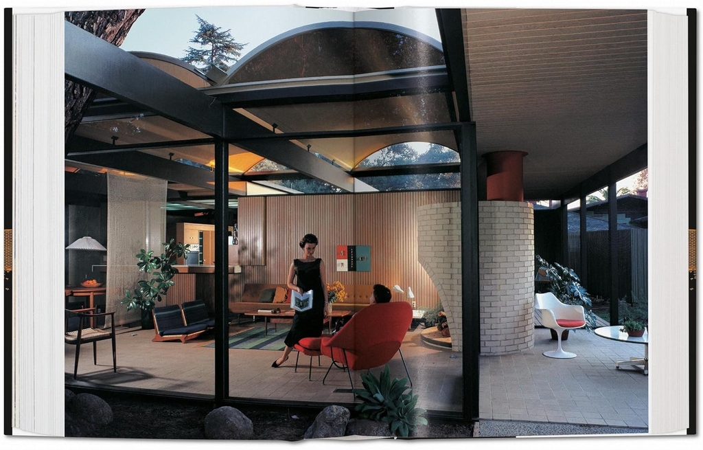 Case Study Houses. The Complete CSH Program 1945-1966. 45th Ed.