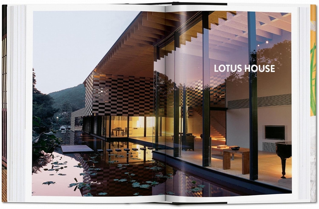 Living in Japan. 45th Ed.