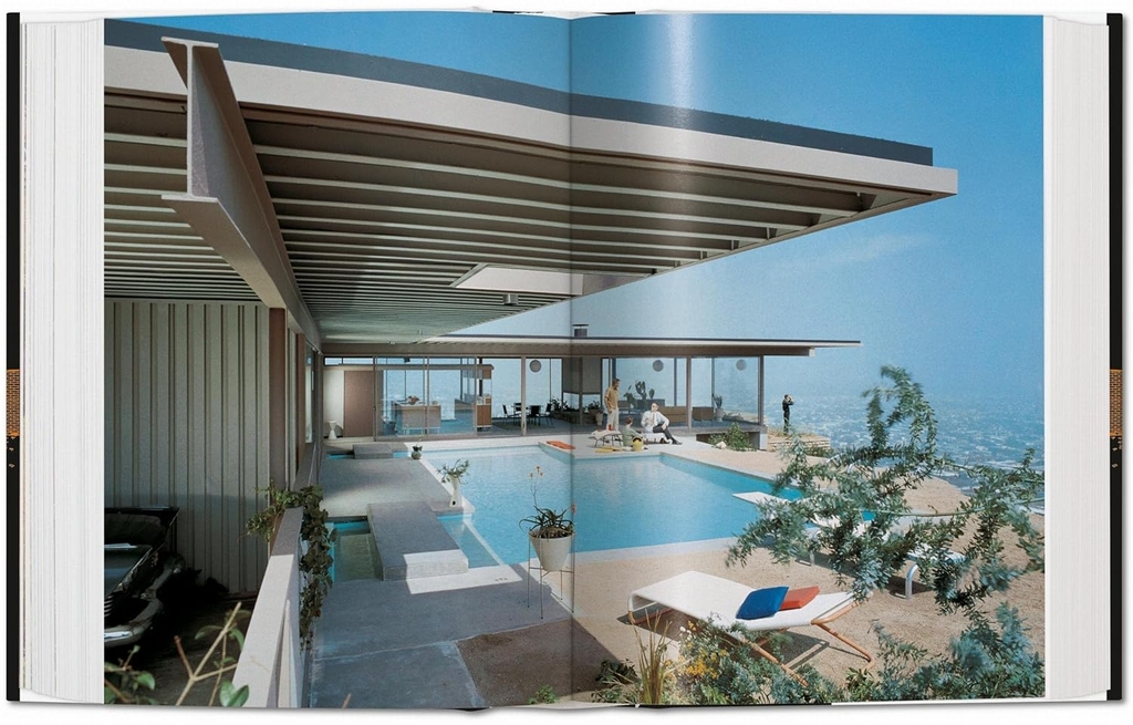 Case Study Houses. The Complete CSH Program 1945-1966. 45th Ed.