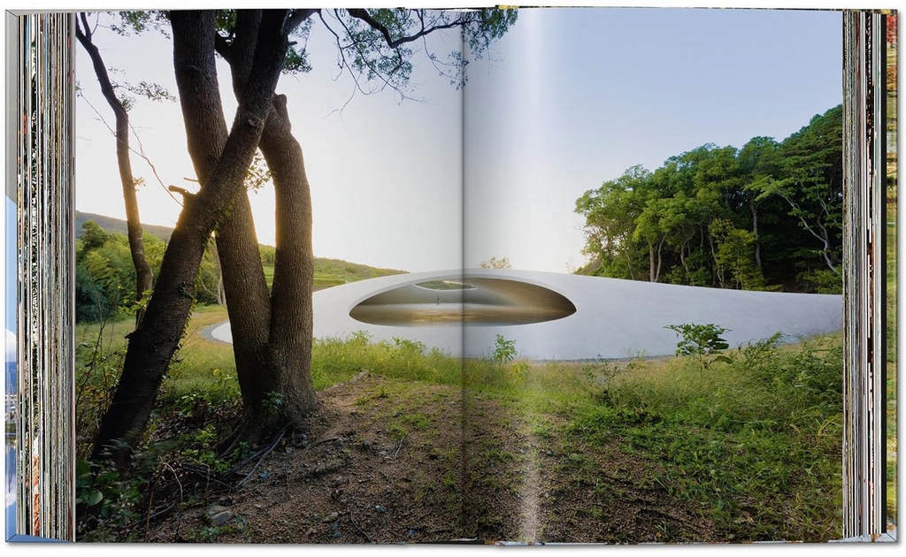 Contemporary Japanese Architecture. 45th Ed.