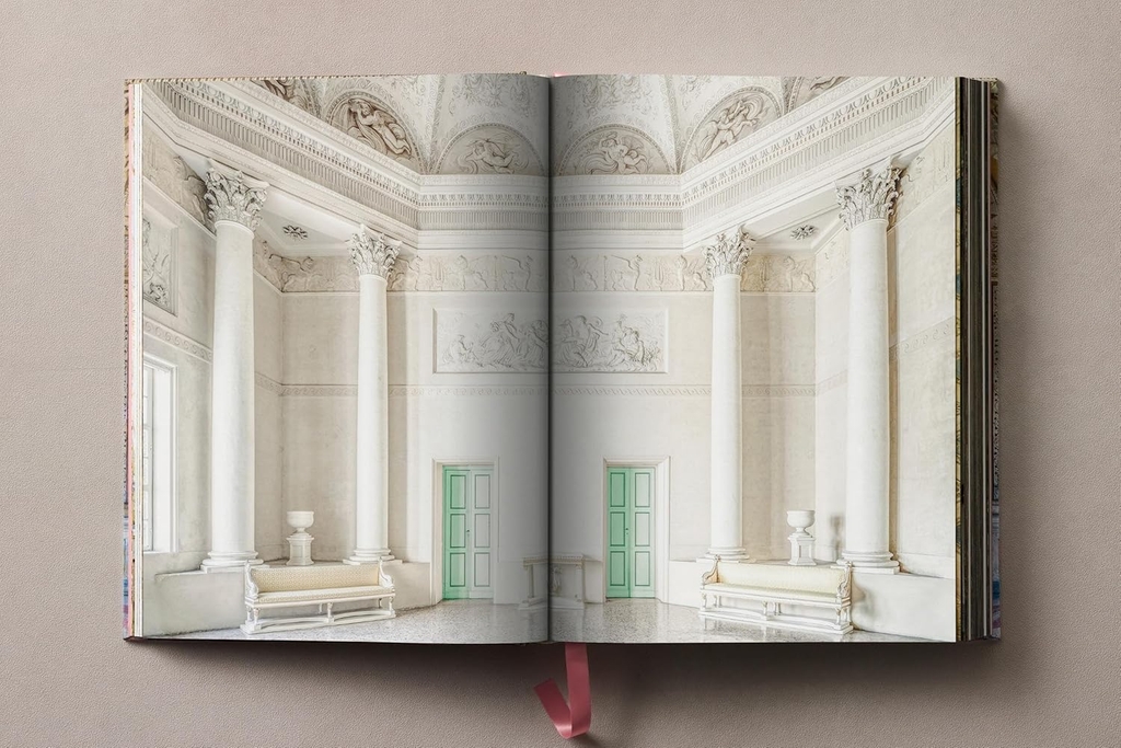 Massimo Listri. Italian Palaces