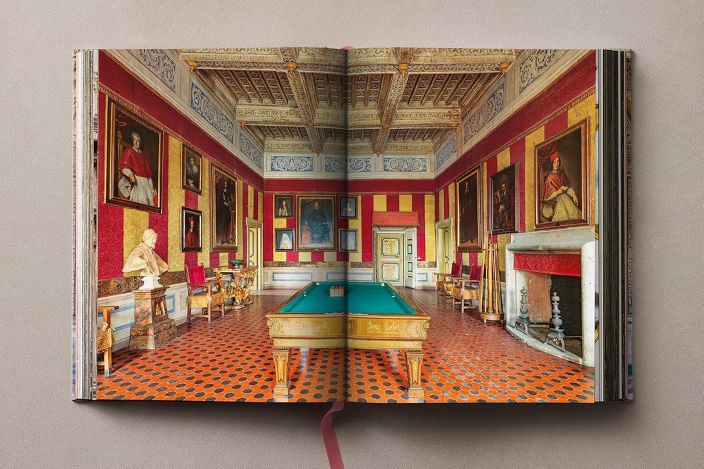 Massimo Listri. Italian Palaces