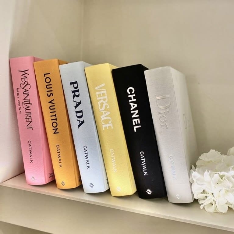 Trọn bộ 9 cuốn Catwalk Coffee Table Book