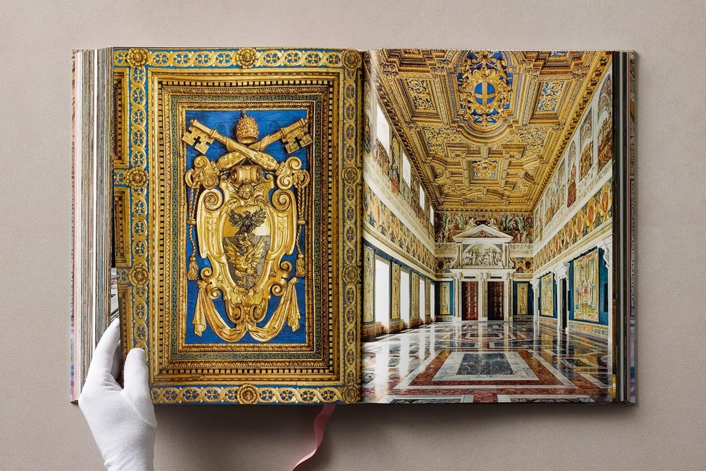 Massimo Listri. Italian Palaces