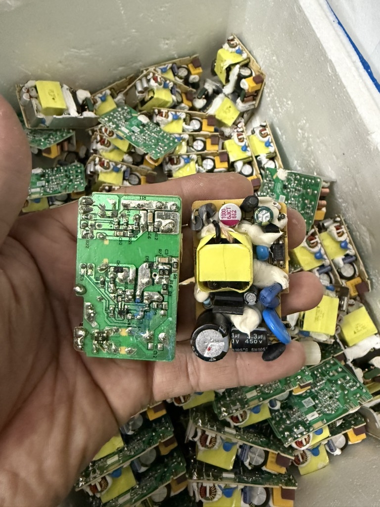 Nguồn không vỏ 5V- 2A cũ