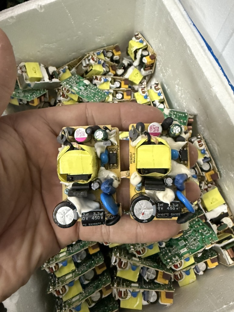 Nguồn không vỏ 5V- 2A cũ