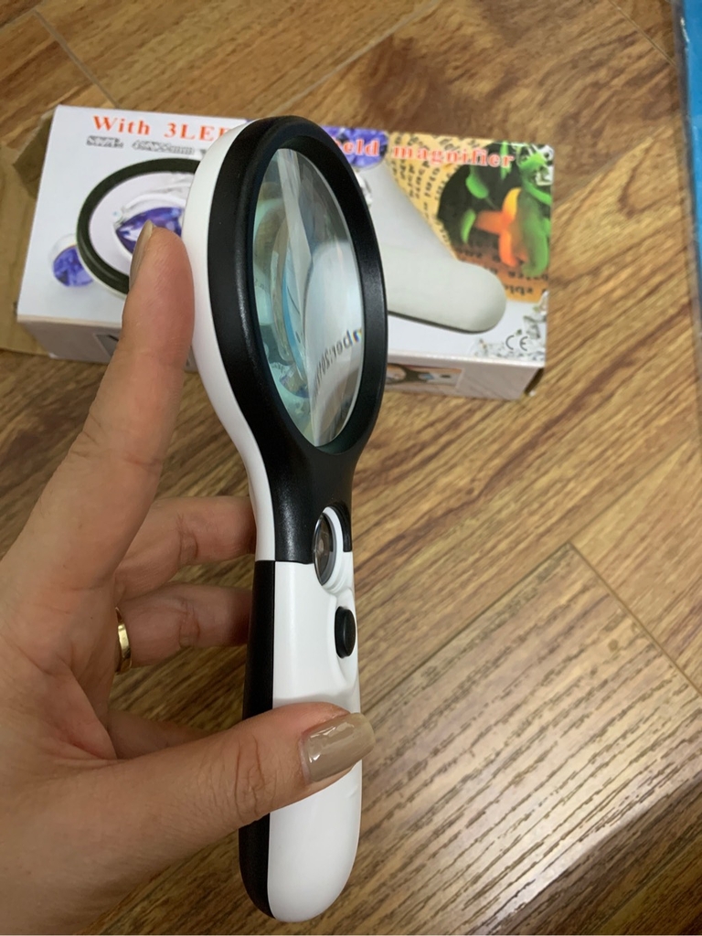 Kính Lúp Cầm Tay Phóng To Có Đèn ( Có 2 thấu kính 3X và 45X)