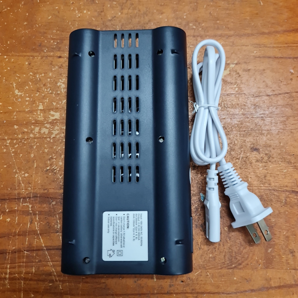 Sạc 8 pin mic AA - AAA Palo đa năng ( không kèm pin )