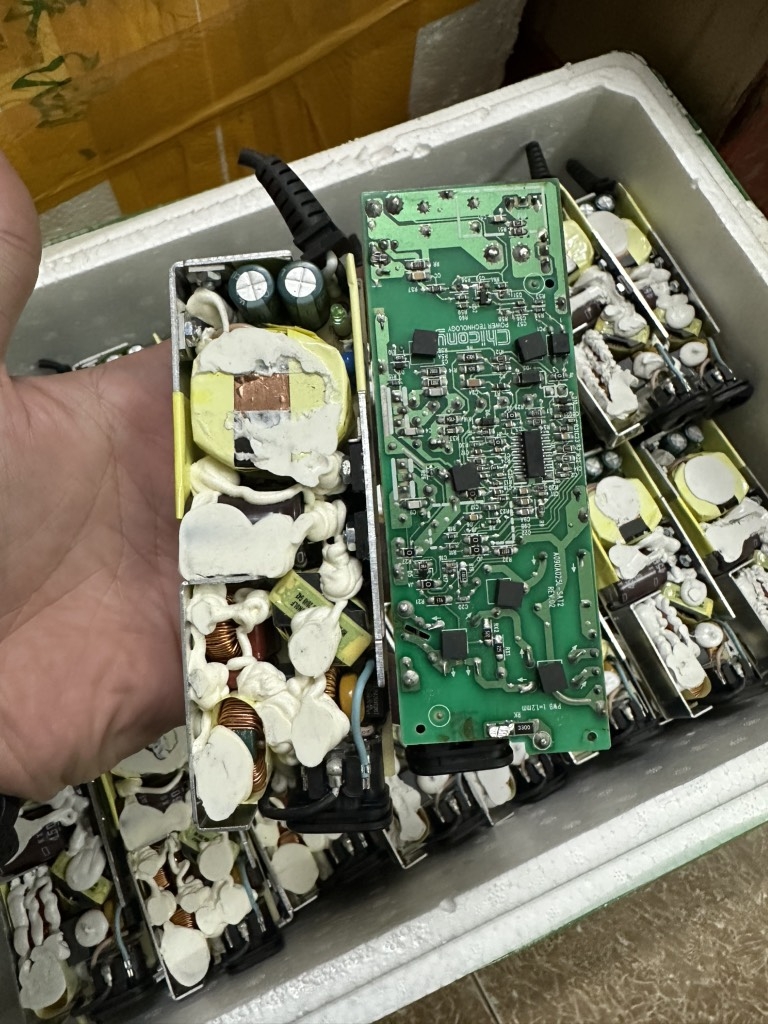 Nguồn 15V - 7A không vỏ ( loa kéo )