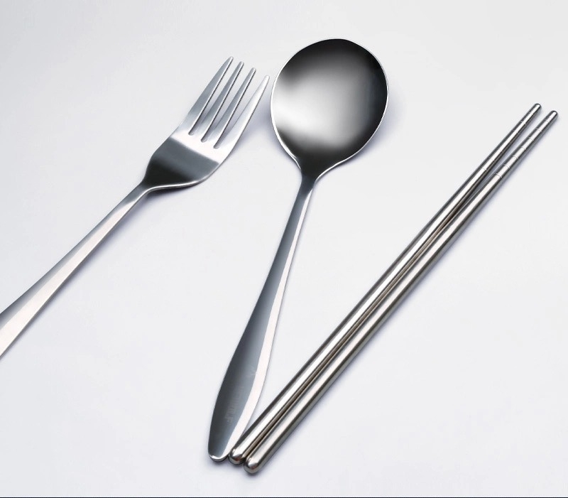 Bộ đồ ăn đũa thìa dĩa có túi đựng bằng thép không gỉ gọn nhẹ có túi đựng hãng