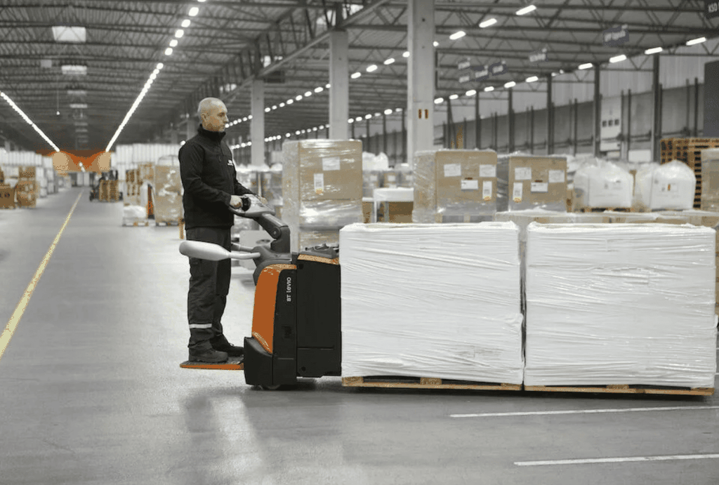 Xe Nâng BT Levio LPE200 điều khiển tiện lợi