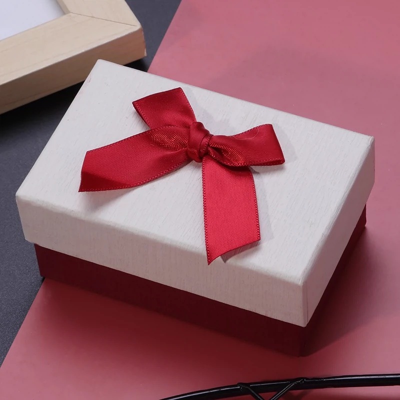 Hộp Quà Nhỏ Nắp Trắng Nơ Đỏ Size Nhỏ 10*6.5*4.5 cm