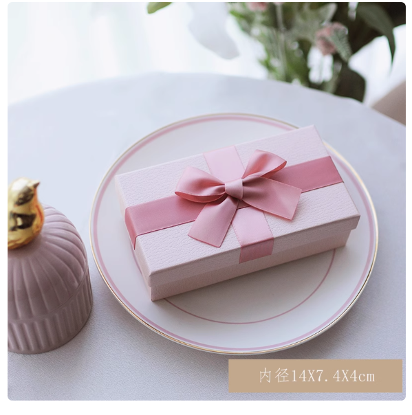 Hộp Quà Nhỏ Nơ Hồng 14*7,4*4 cm