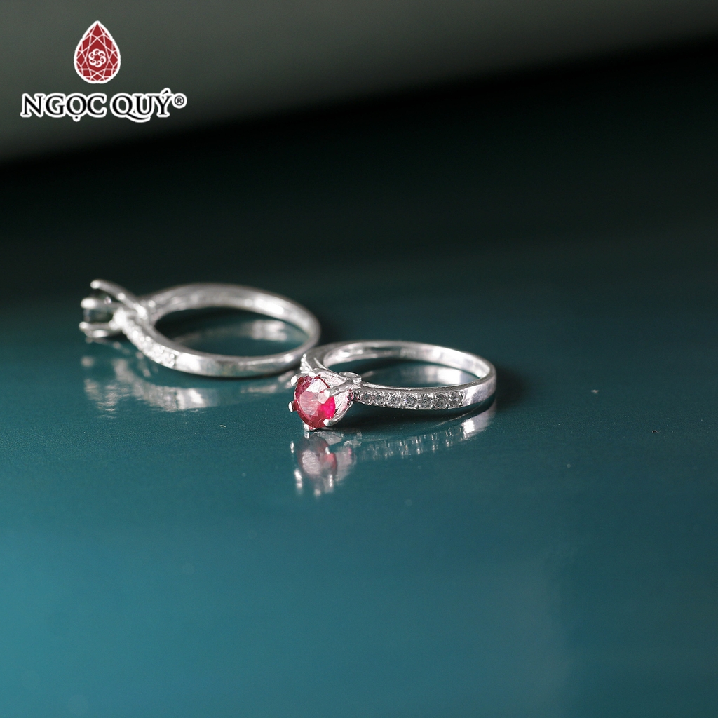 Nhẫn bạc đính đá