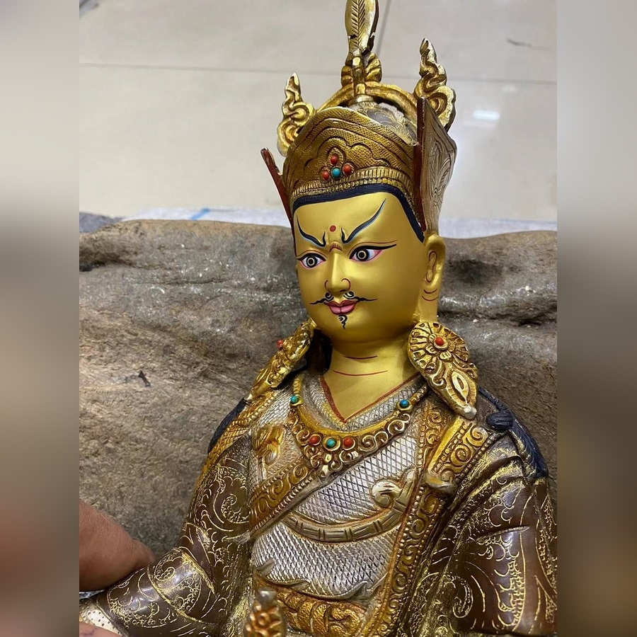 LIÊN HOA SINH KIM CƯƠNG THƯỢNG SƯ- bằng đồng Nepal 33cm