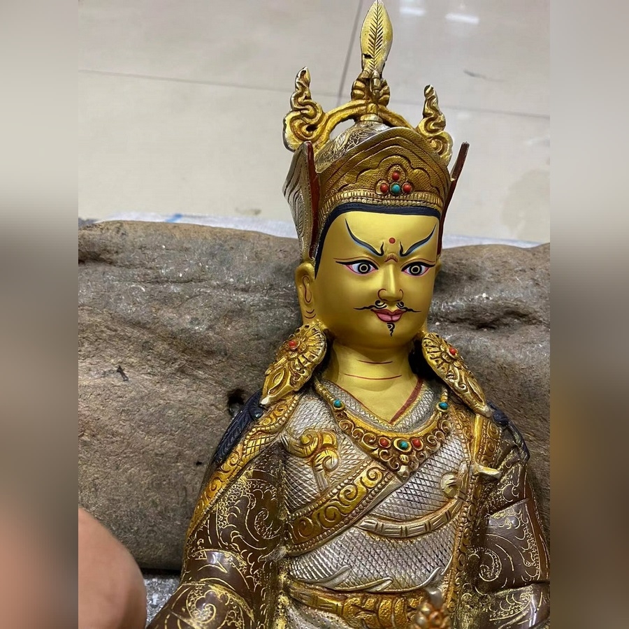 LIÊN HOA SINH KIM CƯƠNG THƯỢNG SƯ- bằng đồng Nepal 33cm