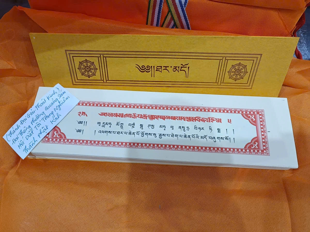 Kinh Tạng để thờ (và đọc tụng)