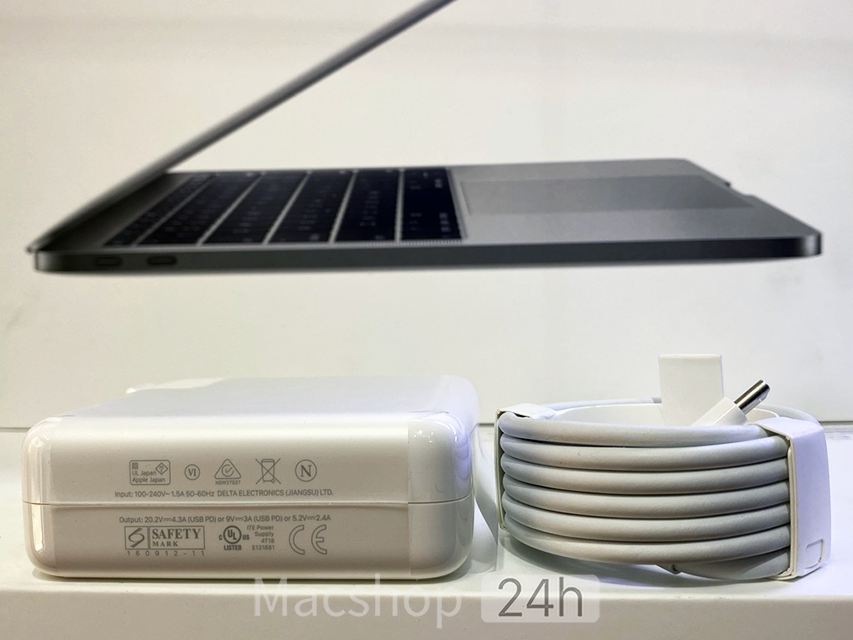 Sạc Macbook Pro 15 inch 2019 - Model A1990