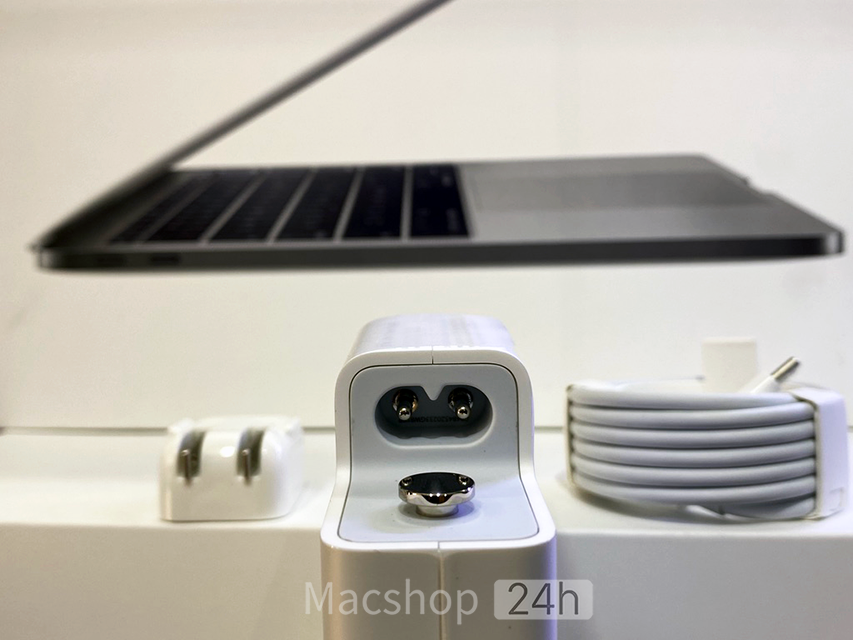 Sạc Macbook Pro 15 inch 2018 - Model A1990