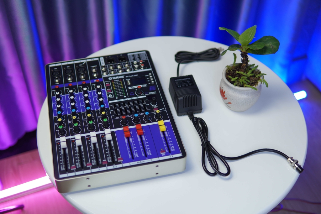 MIXER M4 PLUS