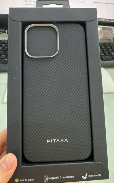 Ốp lưng iPhone 16 Pro Max - PITAKA Ultra-Slim - Black/Grey - KI1601PMA