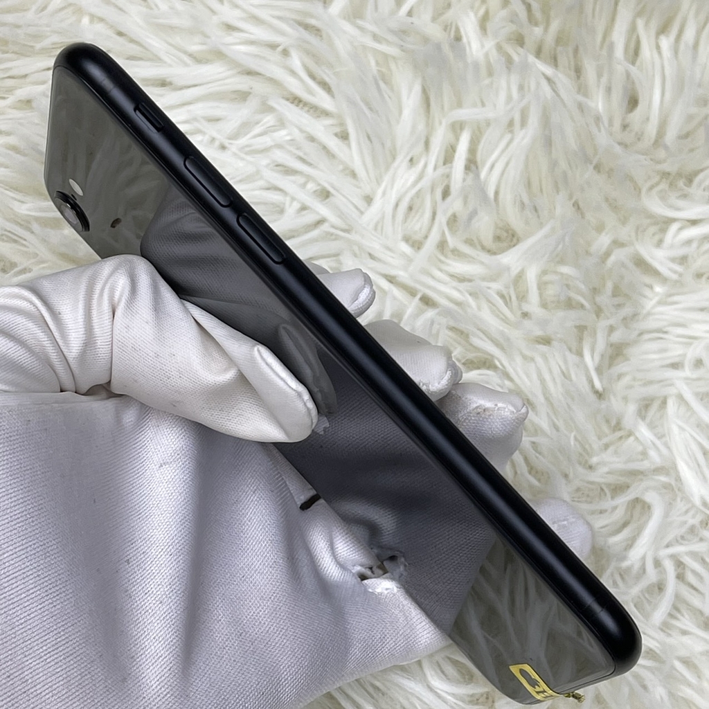 iPhone SE 2020 64GB | Zin Ốc Áp nguyên bản chưa bung | pin zin 100, sạc 1 lần | Mã số 596T | Chính Hãng Quốc Tế (Used)