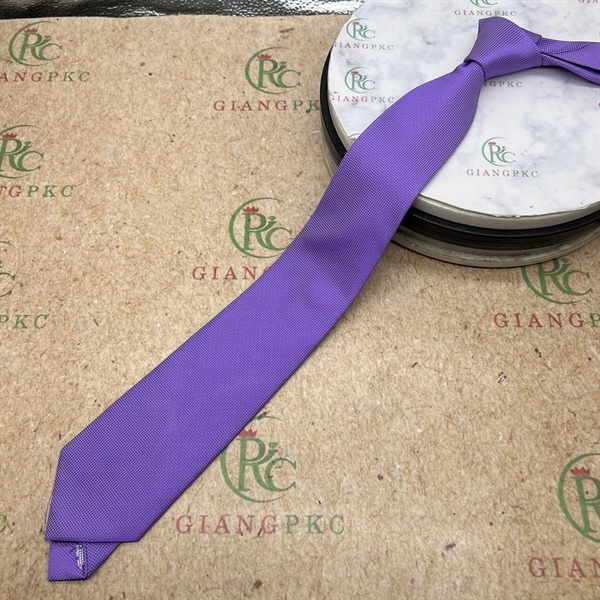 Cà vạt nam màu tím hoa cà trơn gân đơn giản mẫu tự thắt 8cm sang trọng mới 2023 Giangpkc