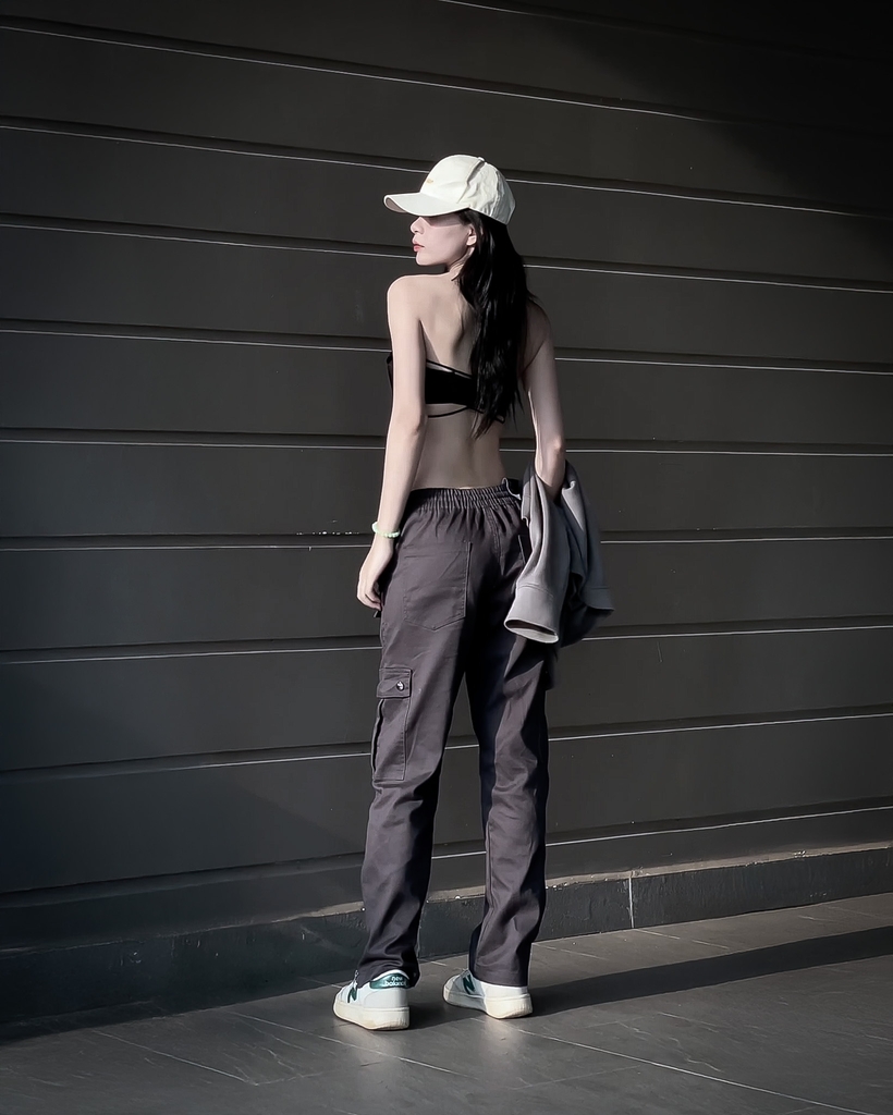 Quần Cargo Nữ Kaki Túi Hộp Co Giãn Ống Đứng Màu Xám Đậm | KQSTYLING ZIP