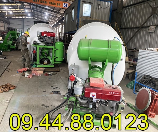 Bồn trộn bê tông 3m3 lắp đầu nổ